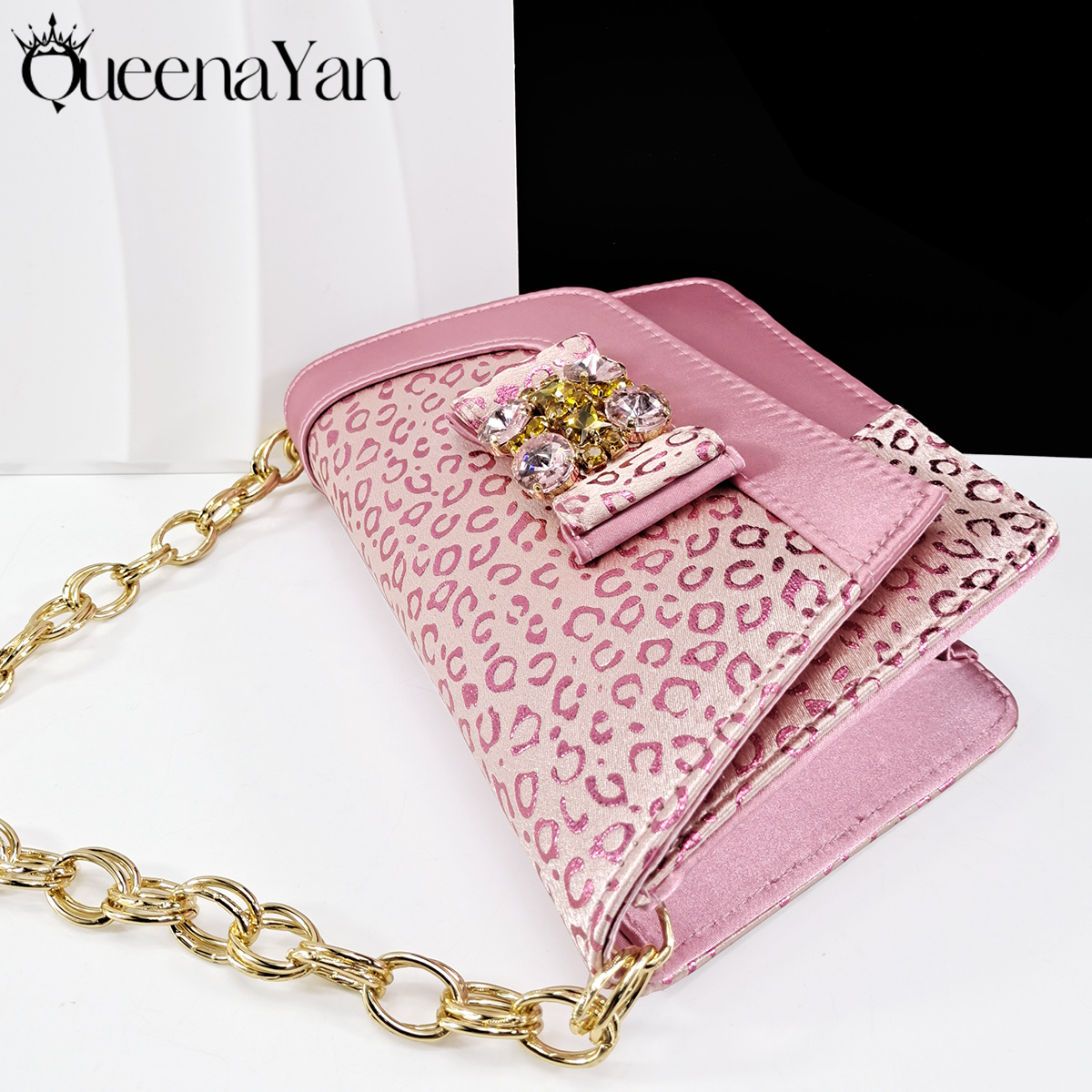 Queena Yan  2025 Shiny Italian - Women Bags Accessories avaliação e preço