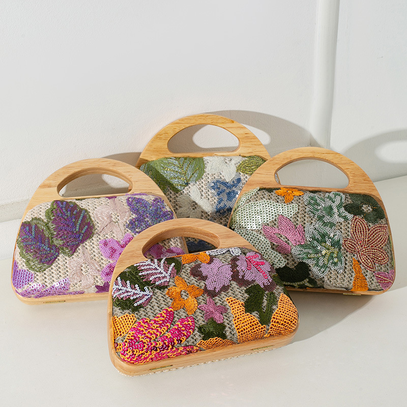 Shinny Sequins Embroidery Clut - Women Bags Aldo avaliação e preço